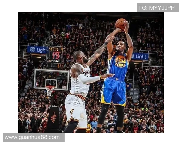 杜兰特被曝与明星有暧昧关系 引发社交媒体热议